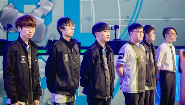 LPL万众一心再组智囊团 RNG的陪练都有谁?