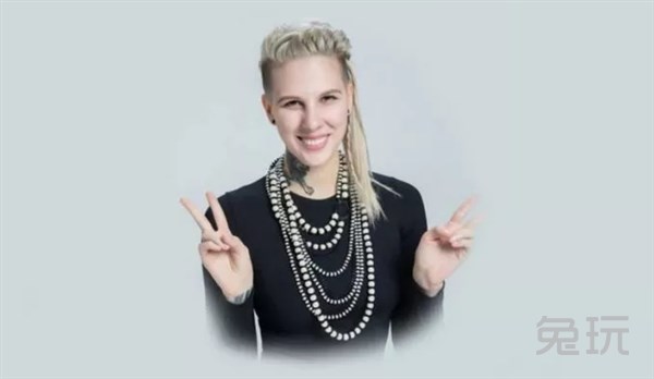 英文解说毛毛:LPL决赛场地是我见过最酷的