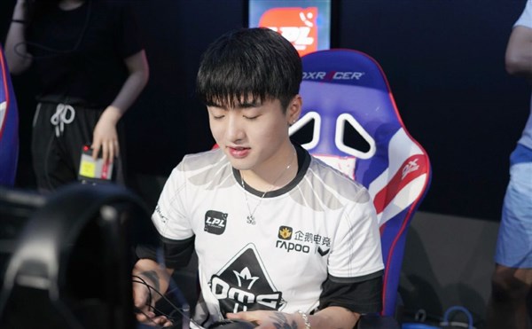 娃娃谈LPL中单:洗液状态差 五位选手在T1